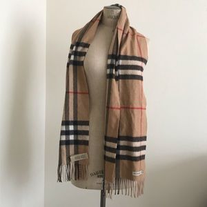 Burberry scarf The Classic Check Cashmere